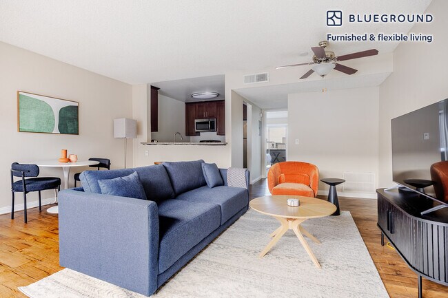 Foto del edificio - 611 N Howard St