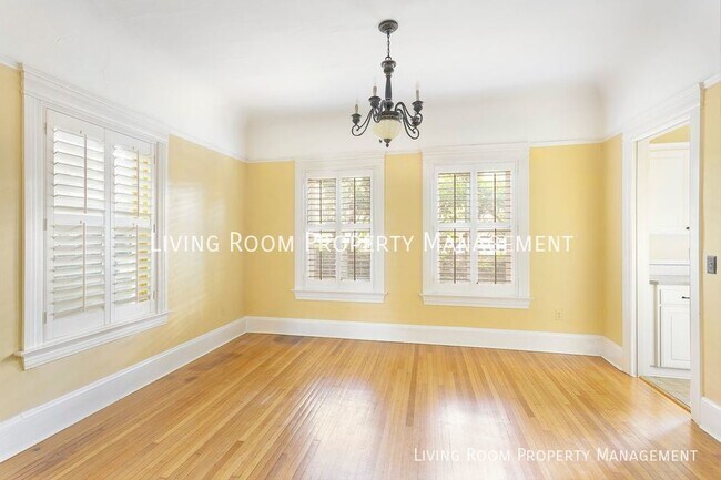 Building Photo - Vintage Charm with Modern Conveniences at ...