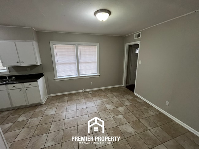 Building Photo - 3816 Cazassa Rd