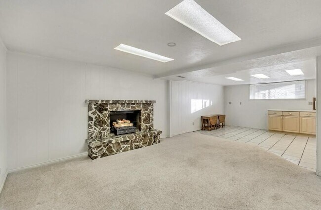 Building Photo - 2143 5500 S St