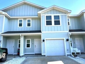 Building Photo - 5749 Stellarjay St