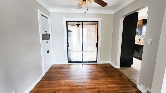 Foto del edificio - Charming 3 Bedroom Home South Euclid