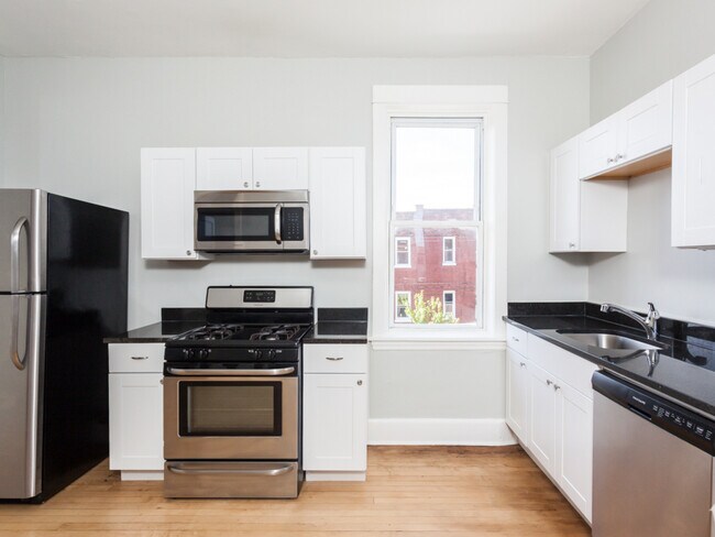 Building Photo - 901 N Mozart St