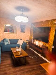 Foto del edificio - 8145 Oak St