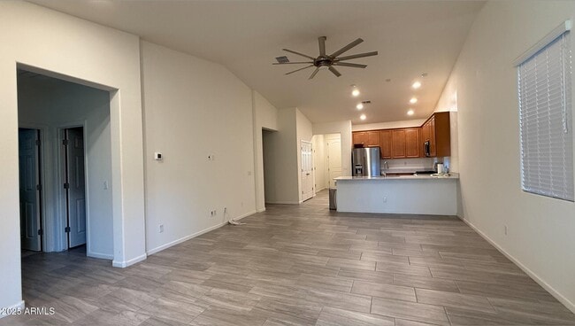 Foto del edificio - 5352 W Desert Hollow Dr