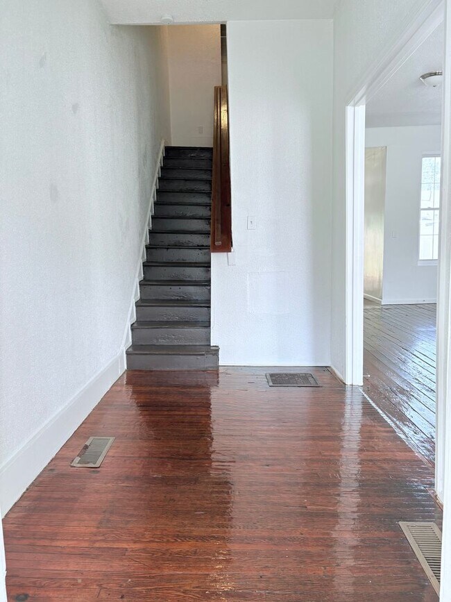 Foto del edificio - COMING SOON! Huge Home For a Large Family!