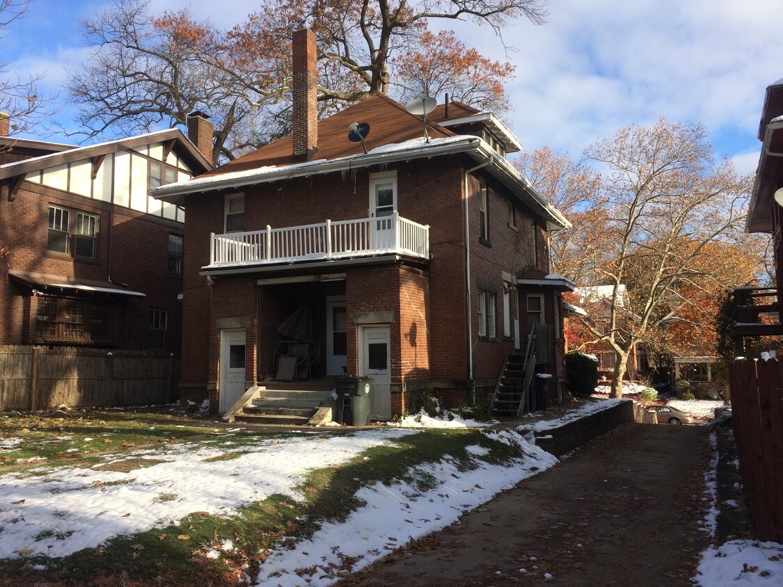 Building Photo - 172 Oakdale Ave