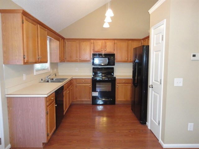 Foto del edificio - 7105 Farm House Lane