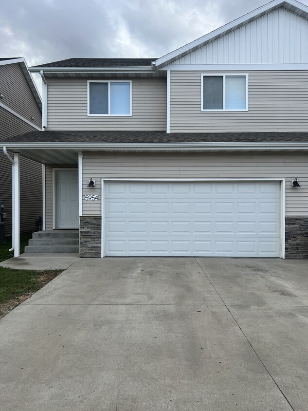 Foto principal - 5954 36th St S