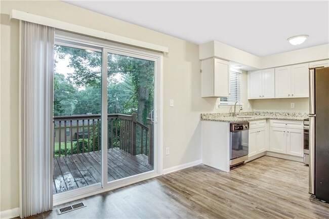Building Photo - 3719 N Camp Creek Pkwy SW