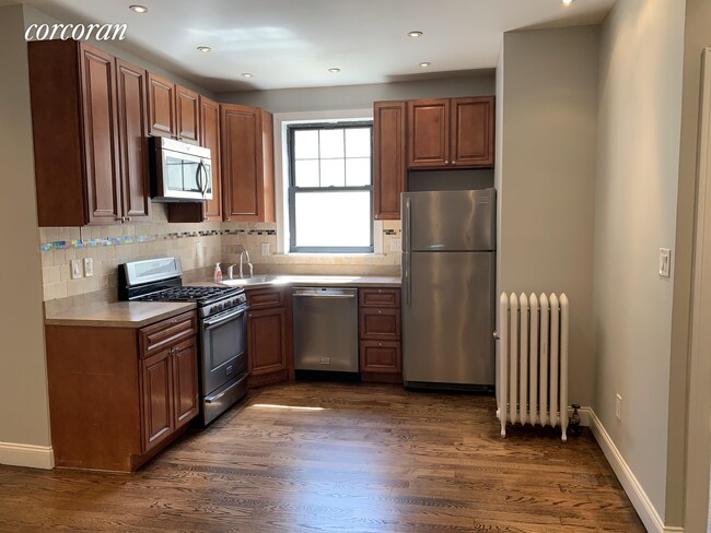 Foto del edificio - 2914 Fort Hamilton Pkwy
