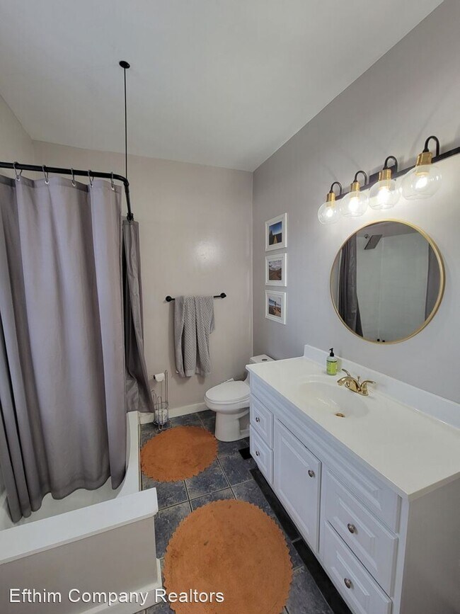 Building Photo - 2 br, 1 bath House - 1030 Geyer Ave. Unit 1F