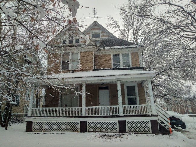Building Photo - 1009 W Main St
