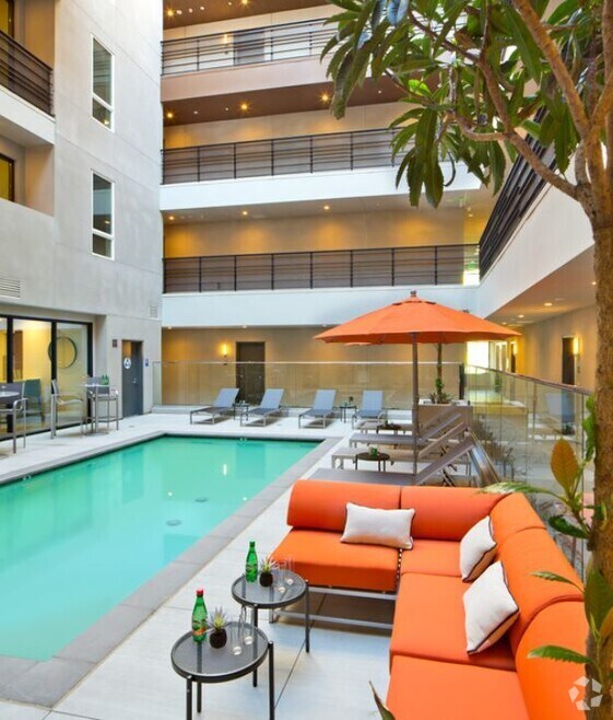 Chapman Park Apartments for Rent with EV Charging Los Angeles, CA