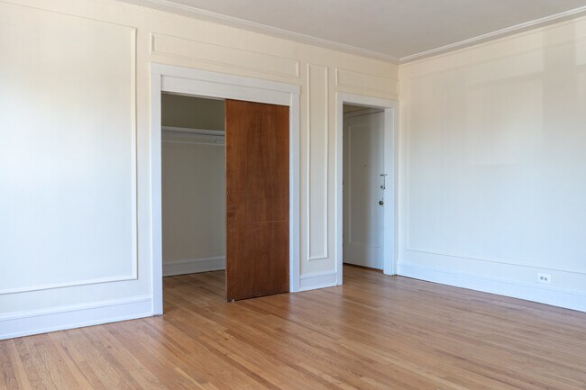 Foto del edificio - 2712 N Milwaukee Ave