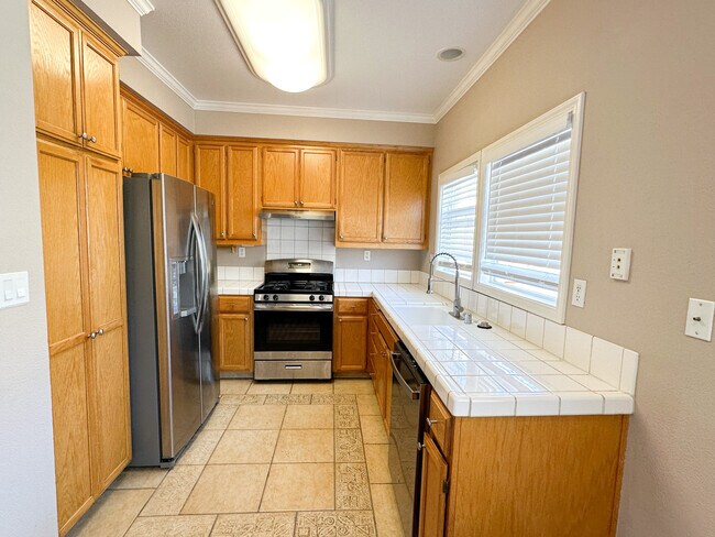 Building Photo - 3569 Langdon Common