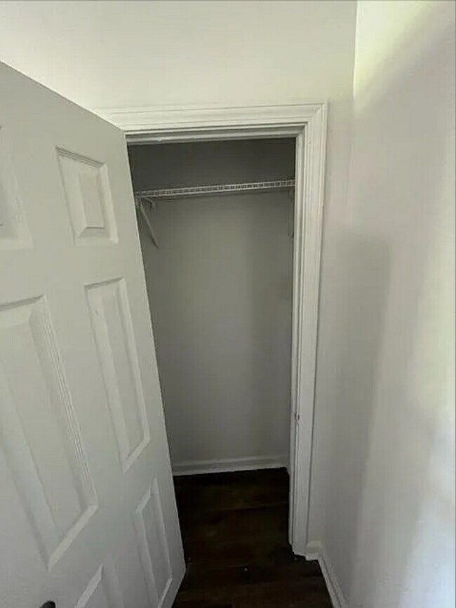 Dwell atThe Alcove Apartments in Atlanta, GA