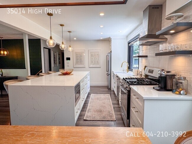 Photo du bâtiment - Updated 5 Bedroom in East Abbotsford