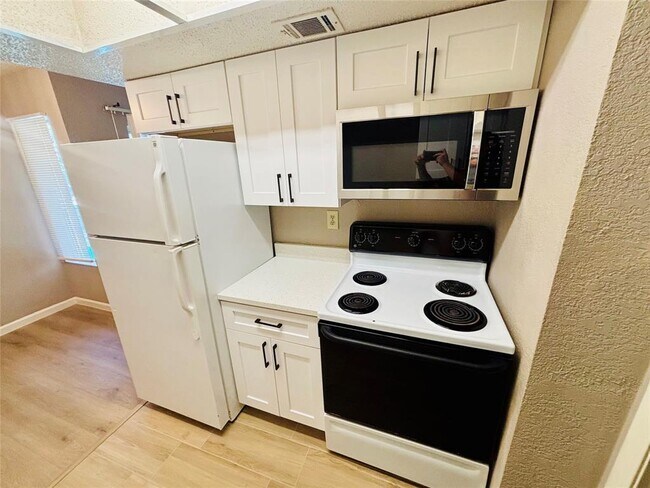 Foto del edificio - 2600 Penny Ln