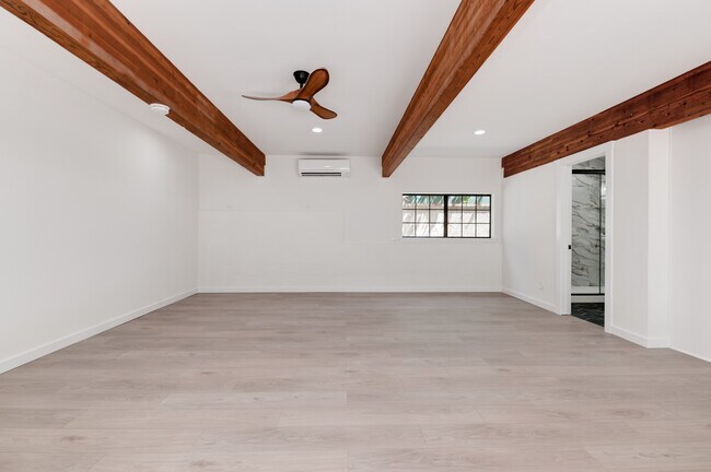 Building Photo - 1058 3rd St