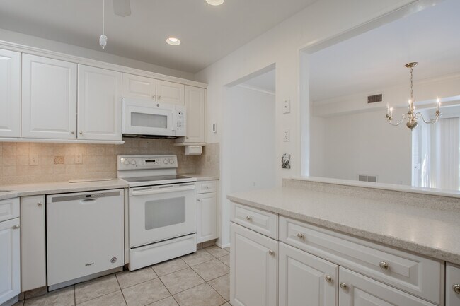 Building Photo - 24 Danbury Ct