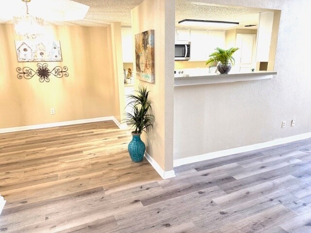 Building Photo - Remodeled townhome! 2 story with loft & 2 car garage with yard! Beautifully Remodeled Townhome – ...