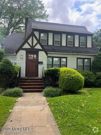 Building Photo - 8 Roseld Ct