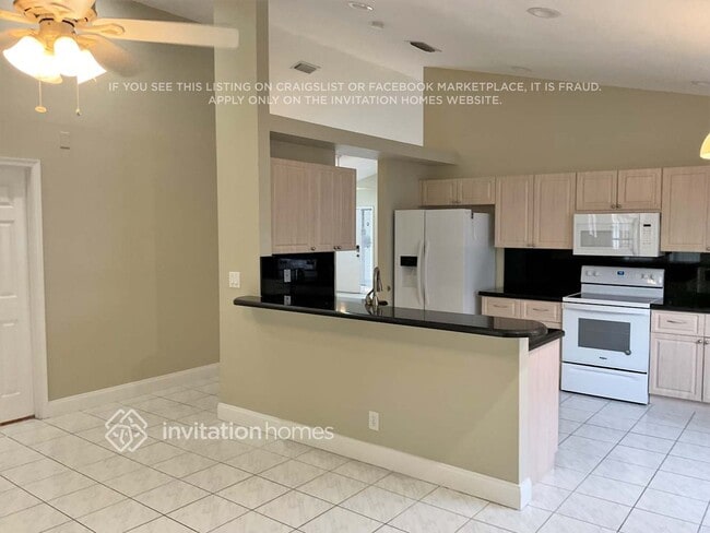 Building Photo - 12615 SW 7th Pl