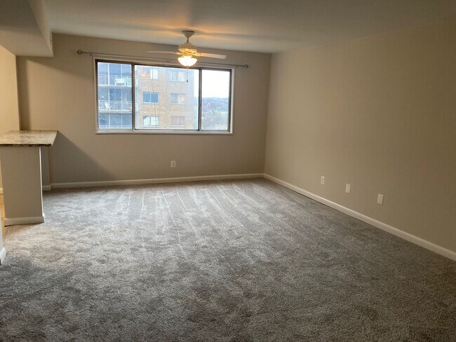 Foto del edificio - Beautiful New Apartment with ALL Utilities Included!
