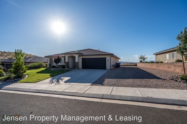 Building Photo - 5962 Desert Crest Dr
