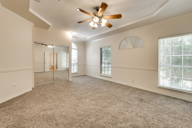 Building Photo - 1504 Grapevine Creek Dr