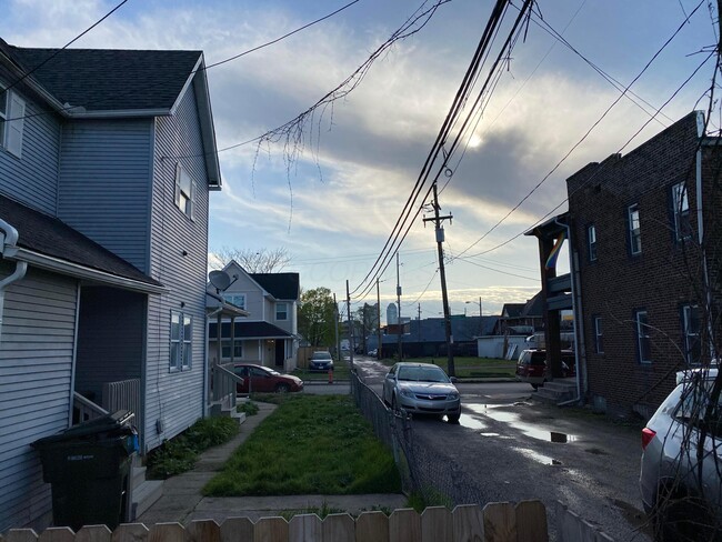 Building Photo - 27 Rodgers Ave