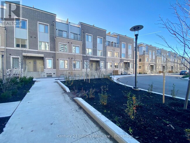 Building Photo - 100 Honeycrisp Cres