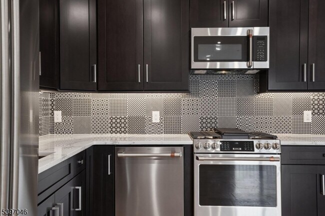 Building Photo - 106 Montgomery St