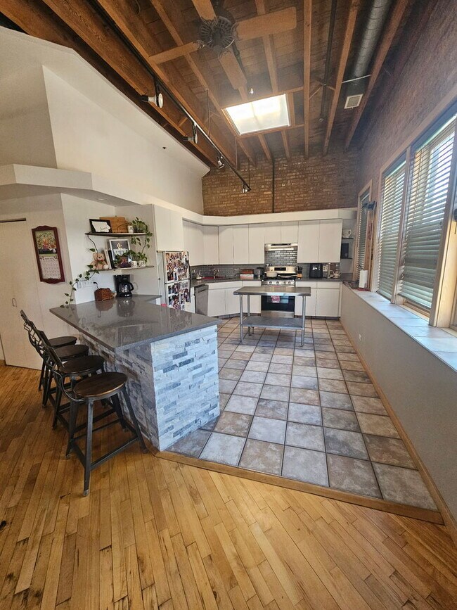 Foto del edificio - 537 Custer Ave