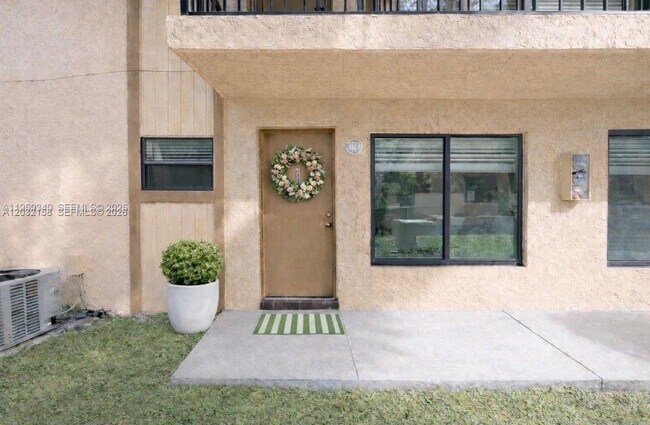 Building Photo - 2530 W 67th Pl