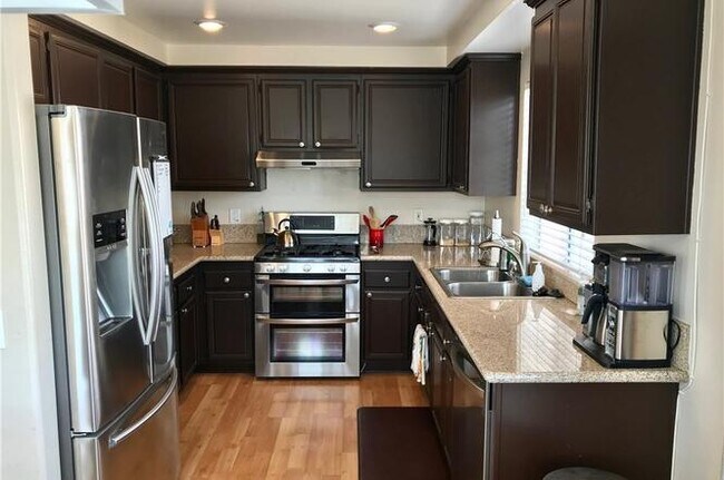 Building Photo - 1250 S Neveen Ln