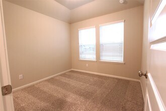 Building Photo - 906 Pismo Ln