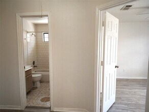 Building Photo - 13835 Purplemartin St