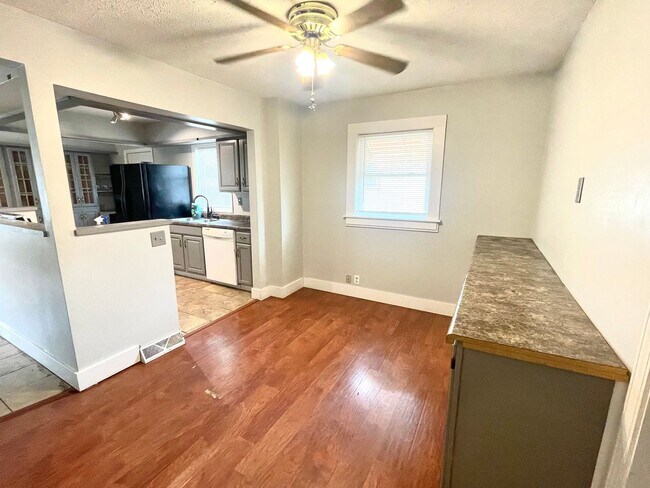 Foto del edificio - Spacious Ranch in Old Towne – Incredible V...