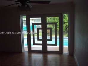 Foto principal - 4 br, 2 bath House - University Heights