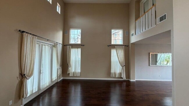 Foto del edificio - Concord! Beautiful Crystal Ranch home, 5 bedroom 3.5 baths, 3200 sq ft.