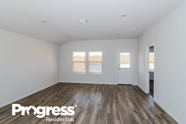 Foto del edificio - 313 Jacquard Ct