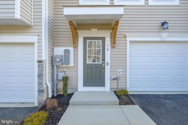 Foto del edificio - 14 Trotting Rd