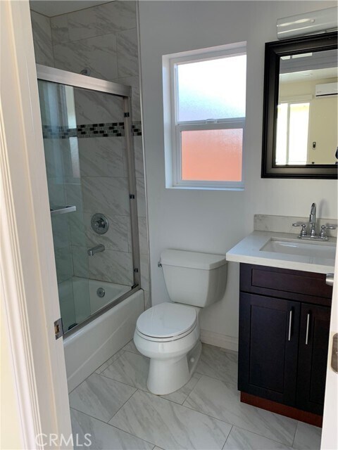 Foto del edificio - 5221 Camellia Ave