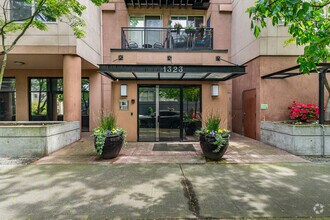 Building Photo - 1323 Boren Ave