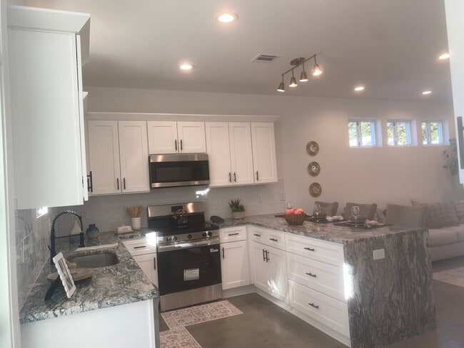 Building Photo - Cottages Downtown