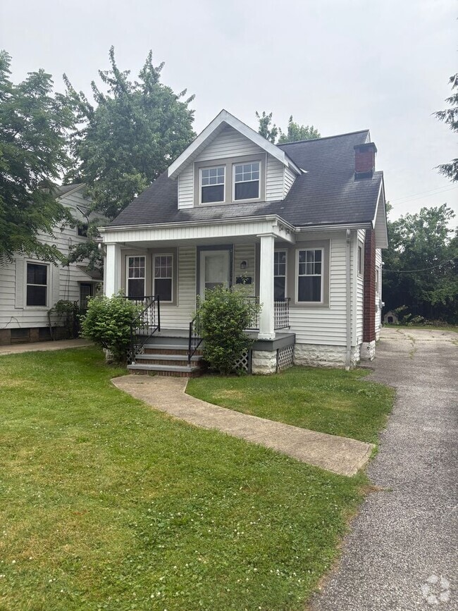 Building Photo - 11104 Plymouth Ave