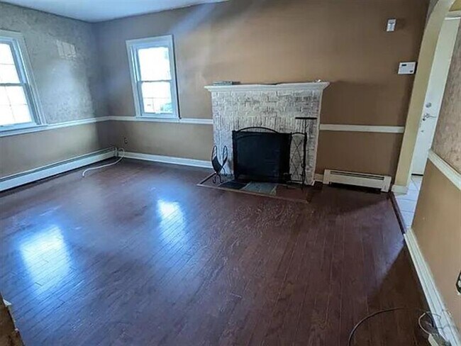 Building Photo - Roselle Sweet Homes