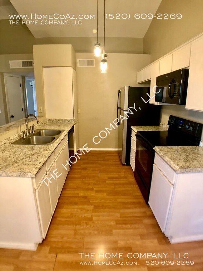 Building Photo - 5614 S Wood Crest Dr